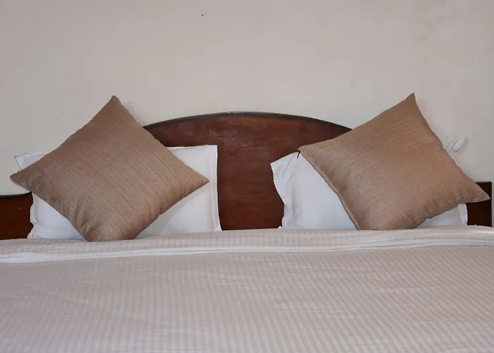 Holy Bed & Breakfast 2*